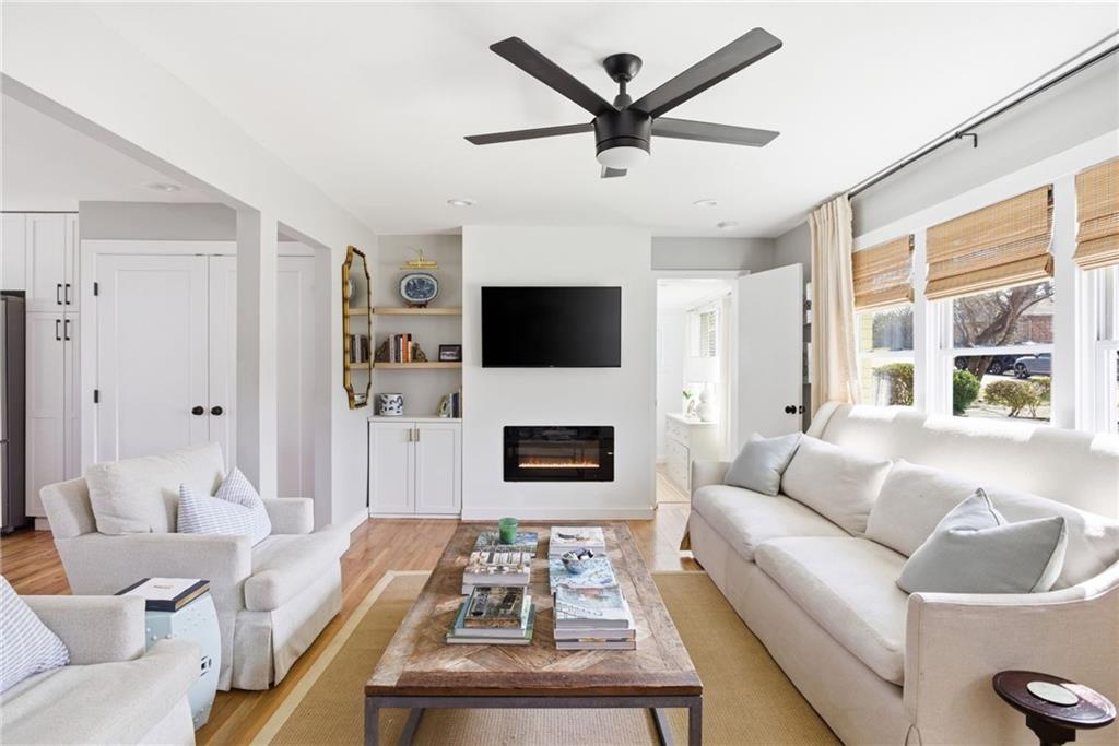 545 Woodale Drive SE