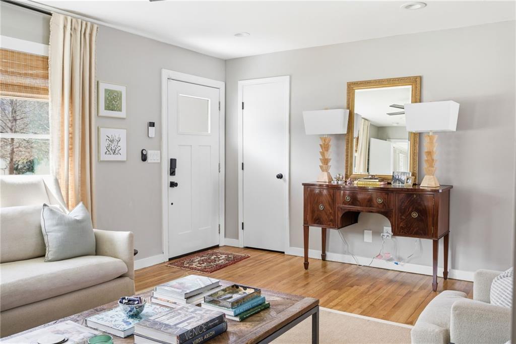 545 Woodale Drive SE