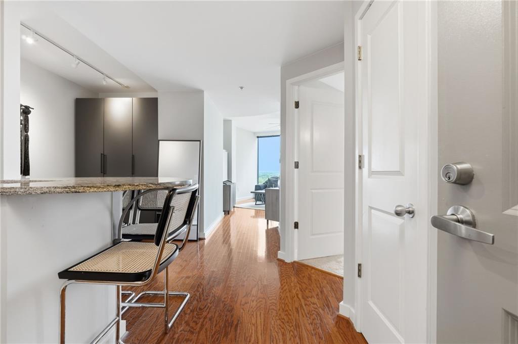 3338 Peachtree Road NE 1804