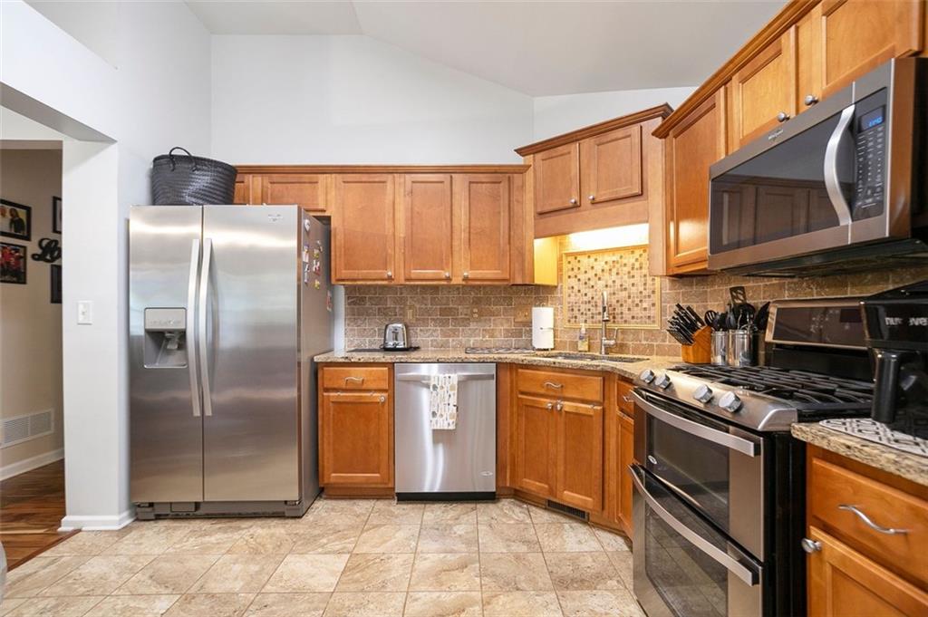 428 Redwood Trail