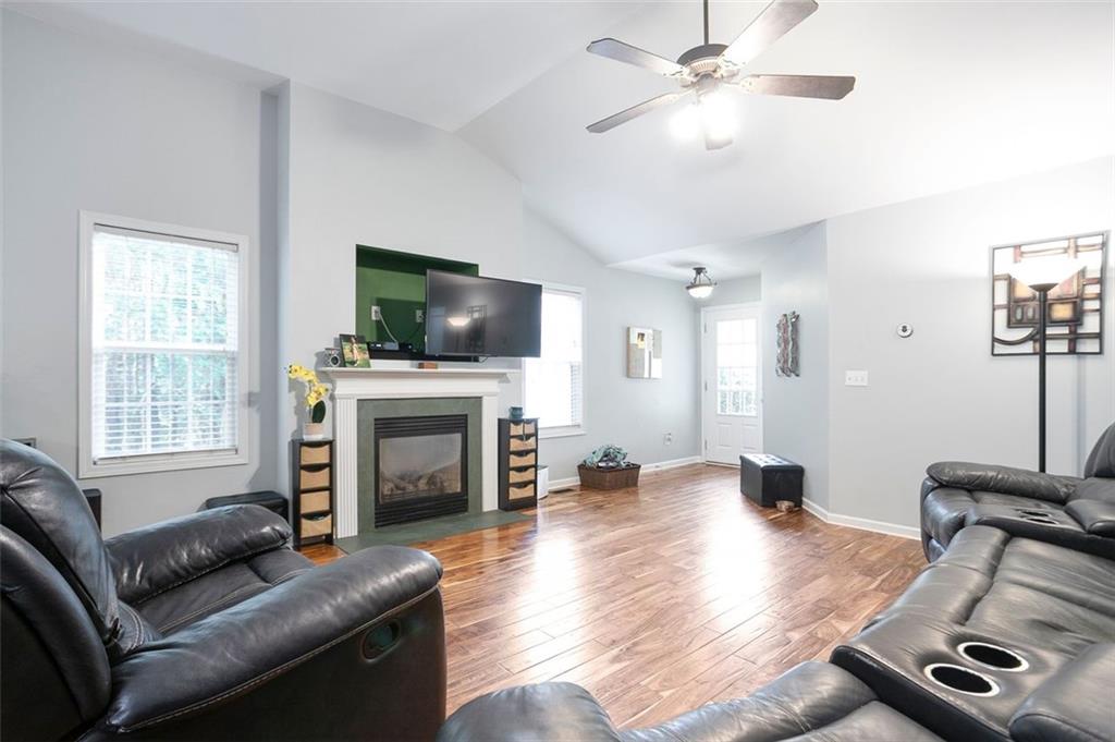 428 Redwood Trail
