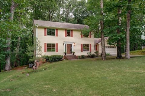 Homes For Sale - 1153 Wind Hill Lane<br/> Marietta, GA 30064