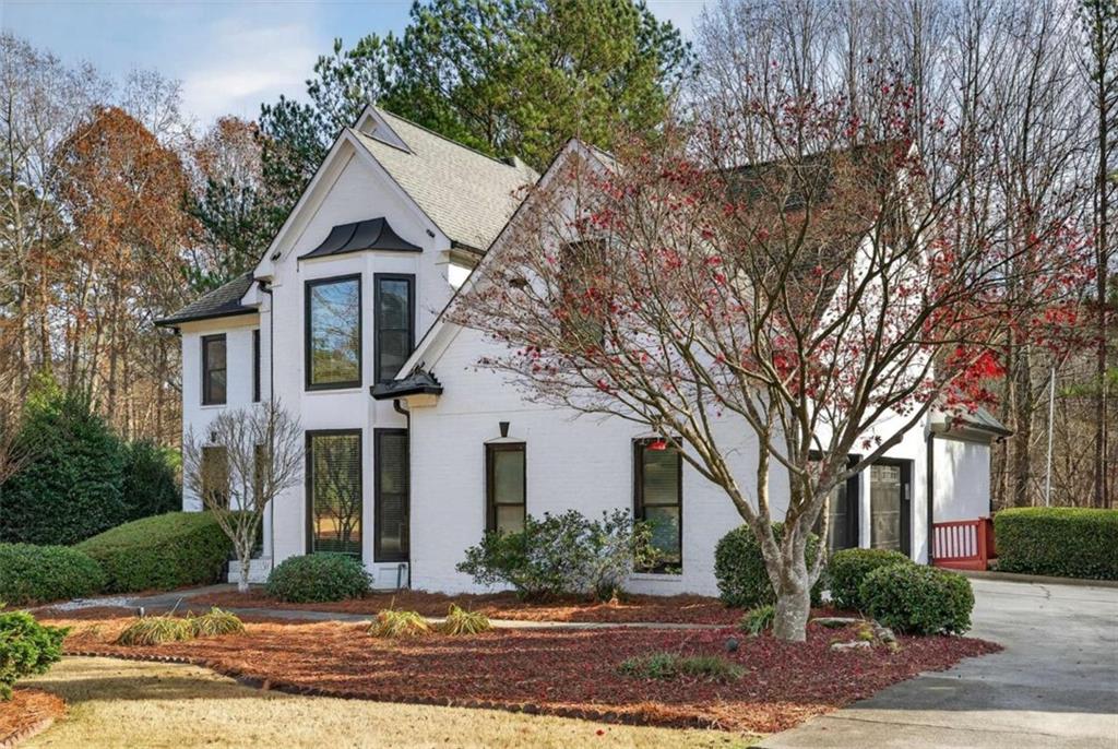 708 Vinings Estates Drive SE