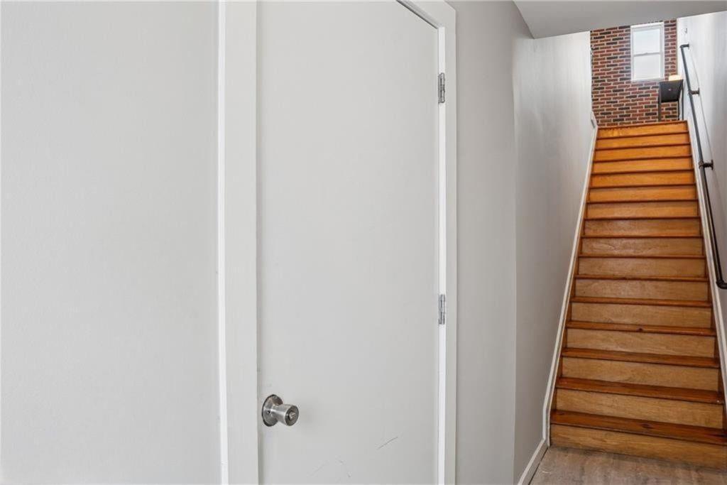 322 Peters Street SW 6