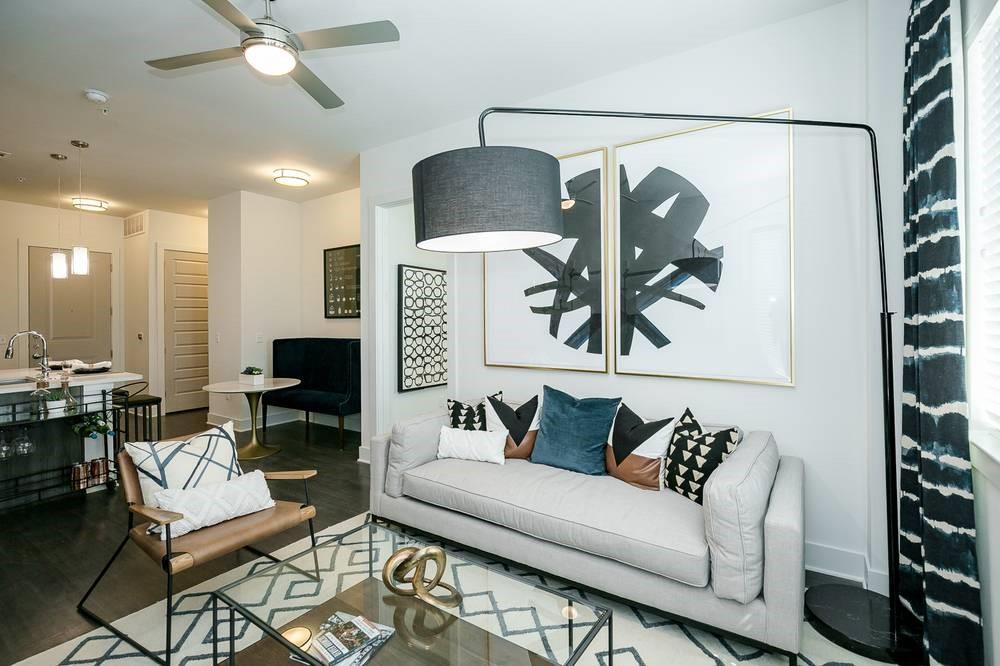 6075 Roswell Road 253
