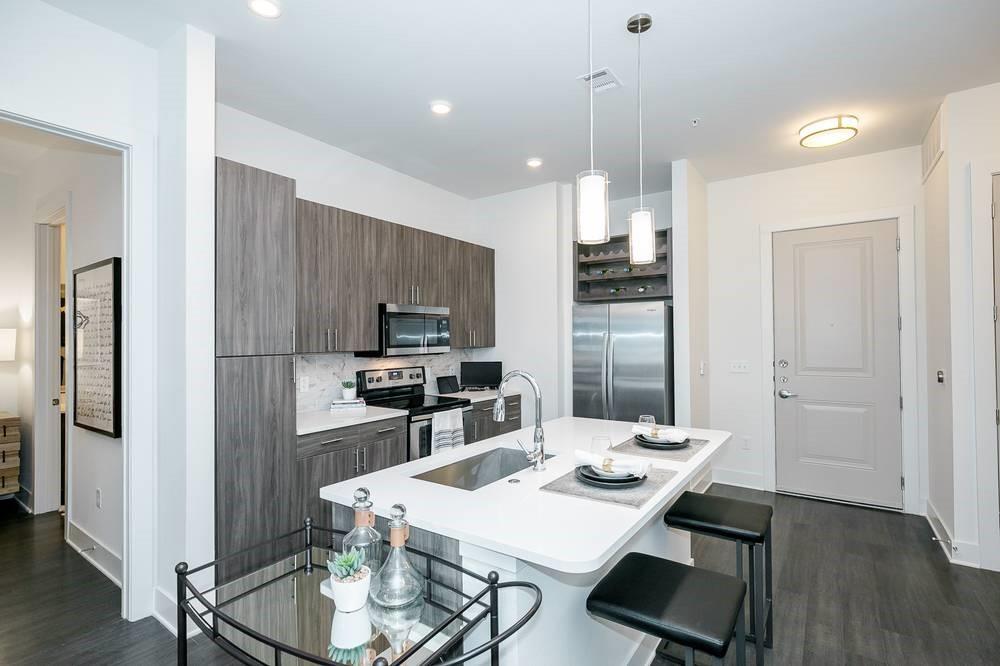 6075 Roswell Road 253