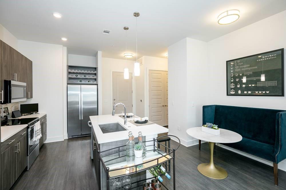6075 Roswell Road 253