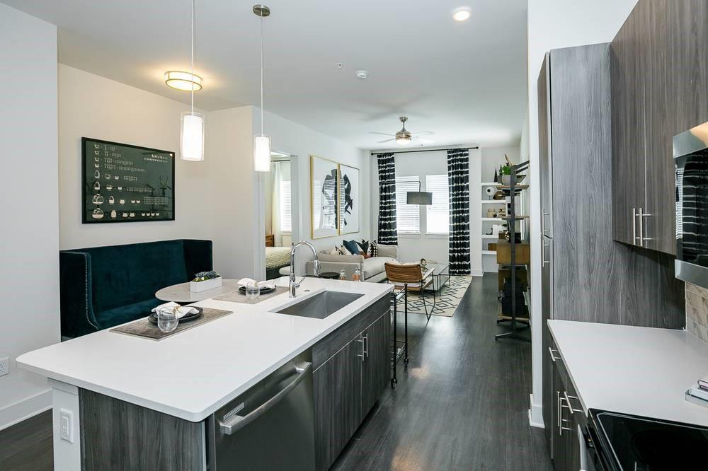6075 Roswell Road 253