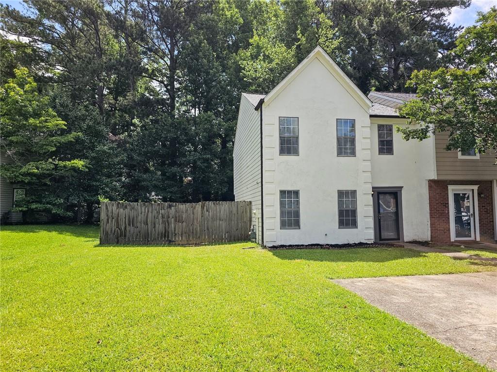 Well kept townhouse (part of a duplex) in a quiet street. Recently renovated. Please note the requirements:5 years of rental history; No evictions; No bankruptcies; Non smoker; No criminal background; Deposit is the same as rent; Non refundable application fee is $75; Call regarding pets.