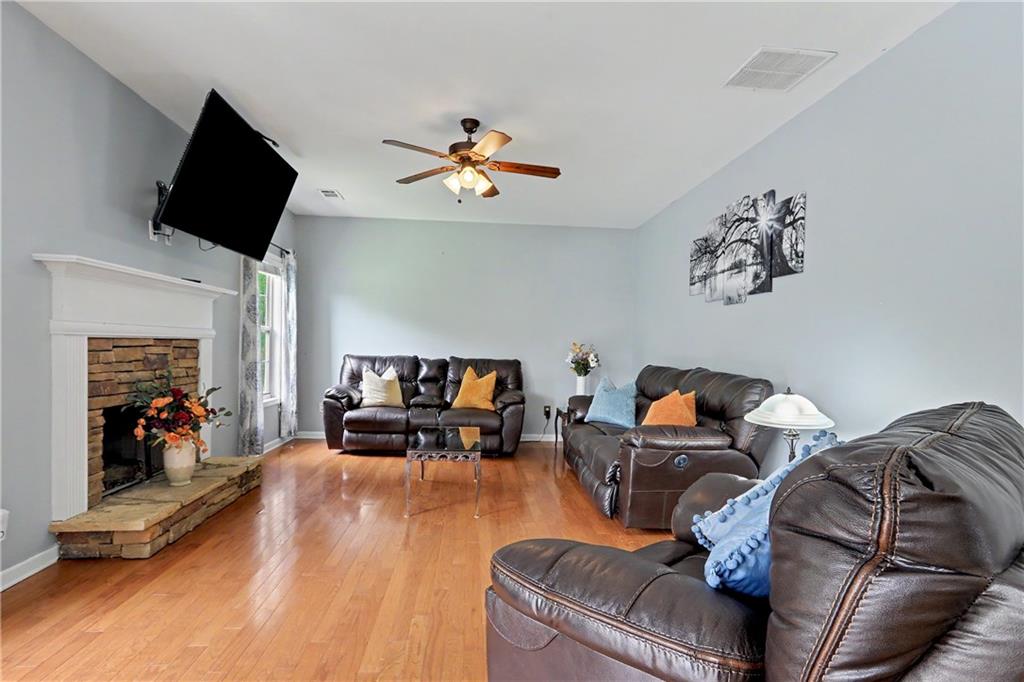 1128 Bankside Court