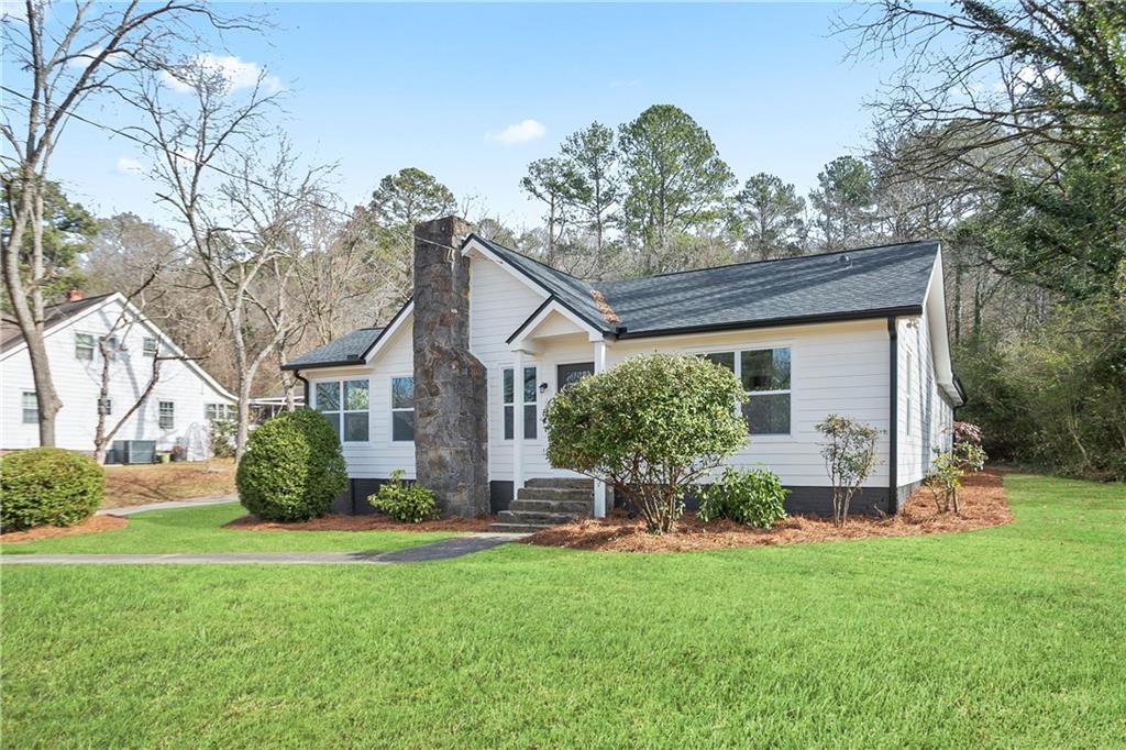 25 Blacks Bluff Road SW
