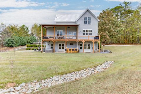 A home in Flowery Branch