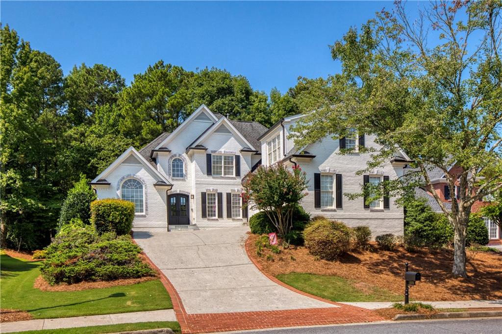 3375 Wolf Willow Close