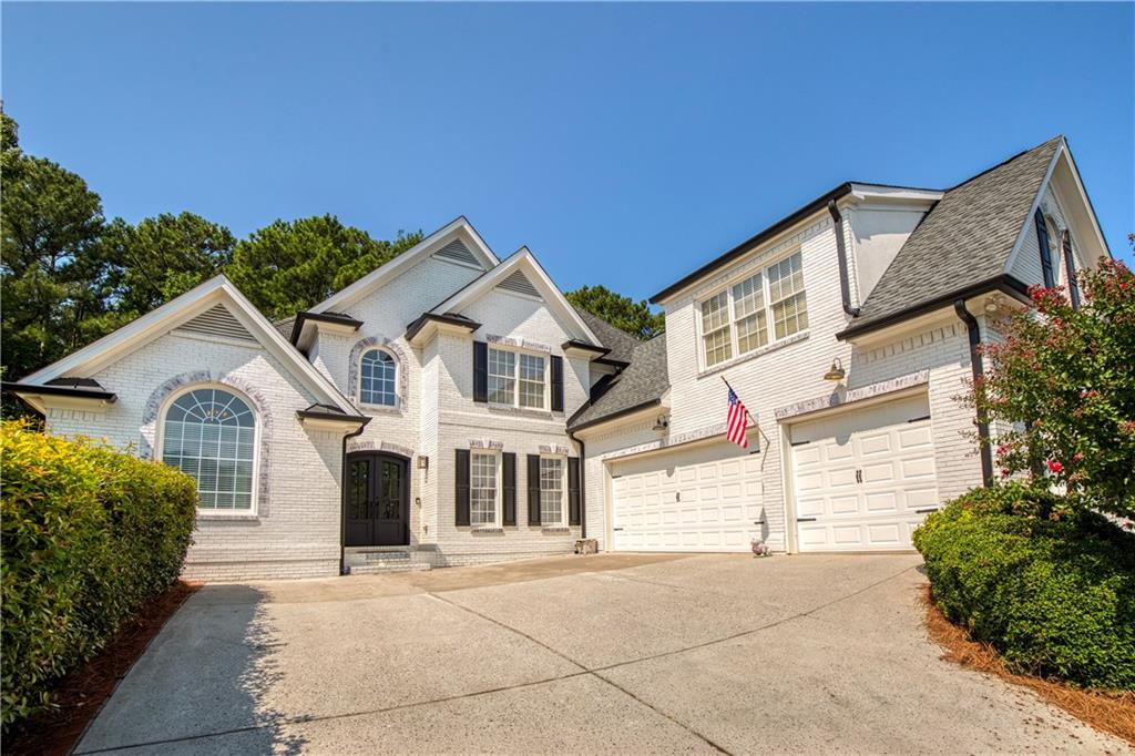 3375 Wolf Willow Close
