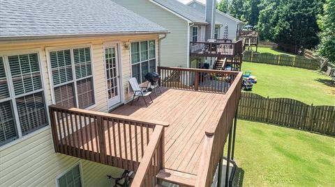 A home in Dacula