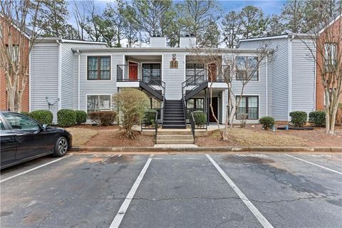 Condo For Sale - 671 Windchase Lane<br/> Stone Mountain, GA 30083