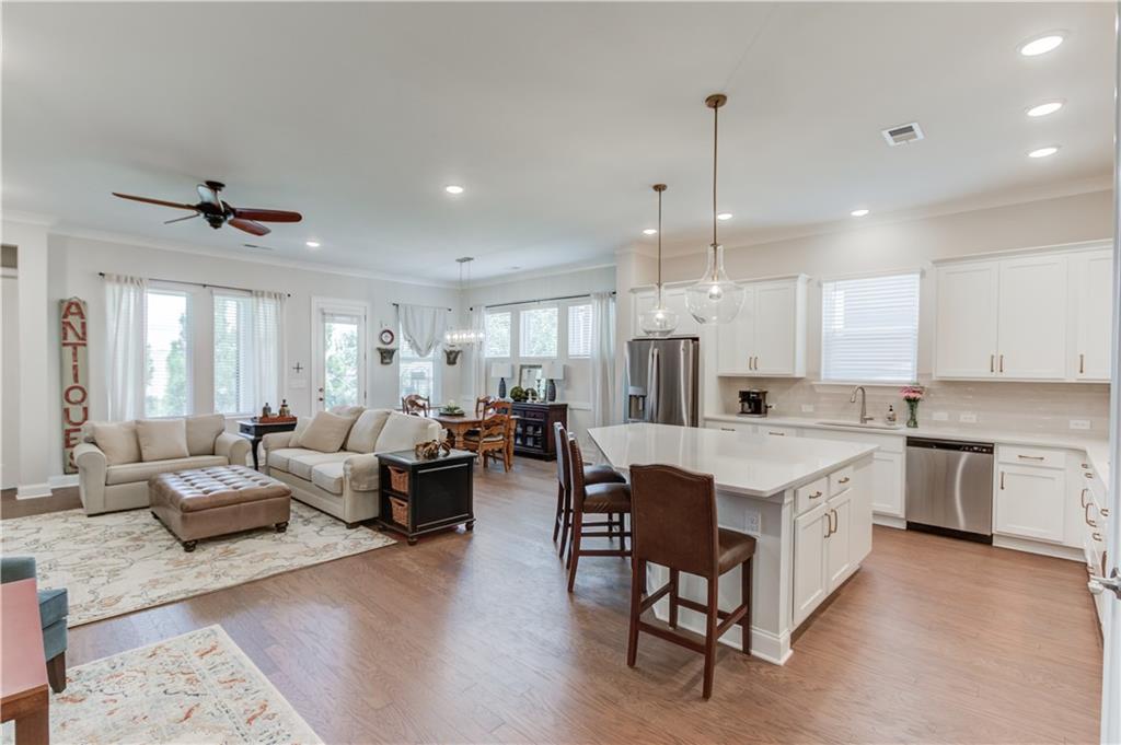 6817 Bungalow Road