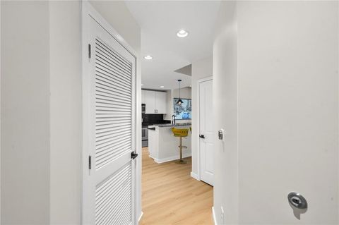 Photo of 250 Pharr Road NE #1702, Atlanta, GA 30305 (MLS # 7753244)