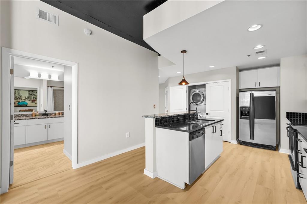 250 Pharr Road NE 1702