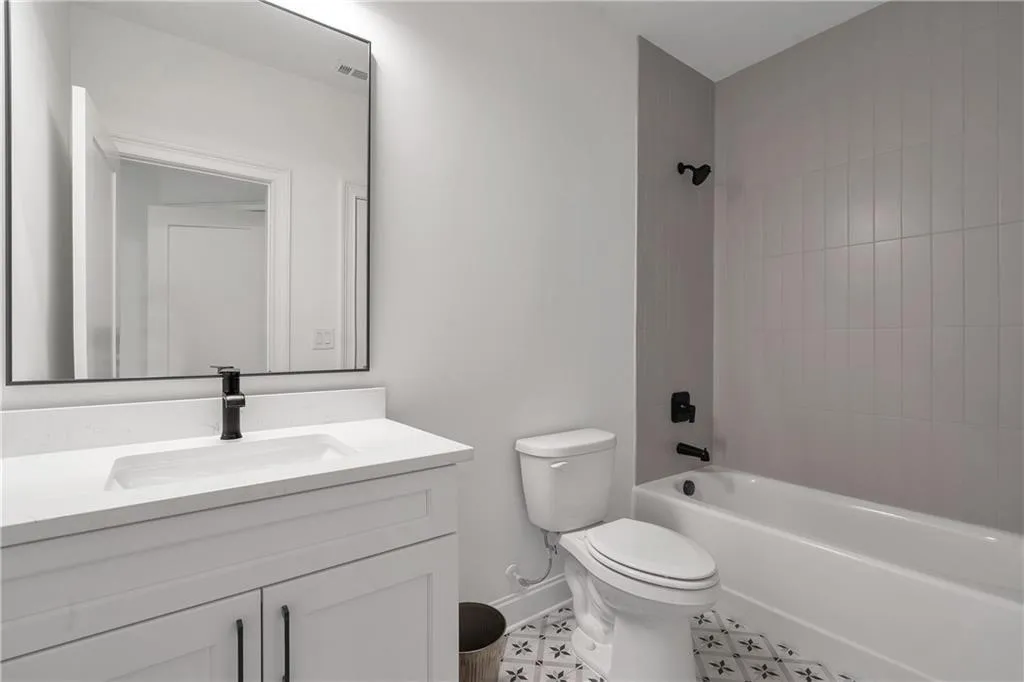 Dunwoody, Georgia 30338, United States, 6 Bedrooms Bedrooms, ,6 BathroomsBathrooms,Residential,Active,80812