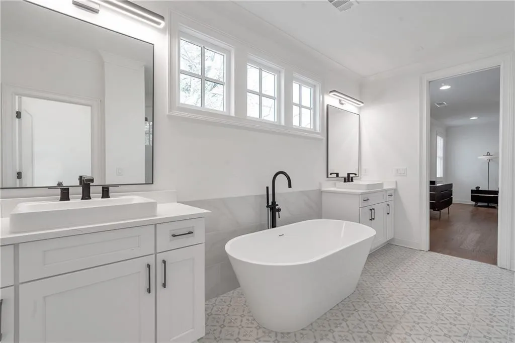 Dunwoody, Georgia 30338, United States, 6 Bedrooms Bedrooms, ,6 BathroomsBathrooms,Residential,Active,80812