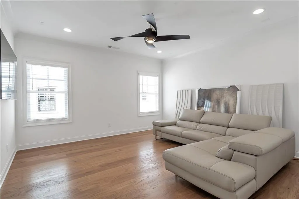 Dunwoody, Georgia 30338, United States, 6 Bedrooms Bedrooms, ,6 BathroomsBathrooms,Residential,Active,80812