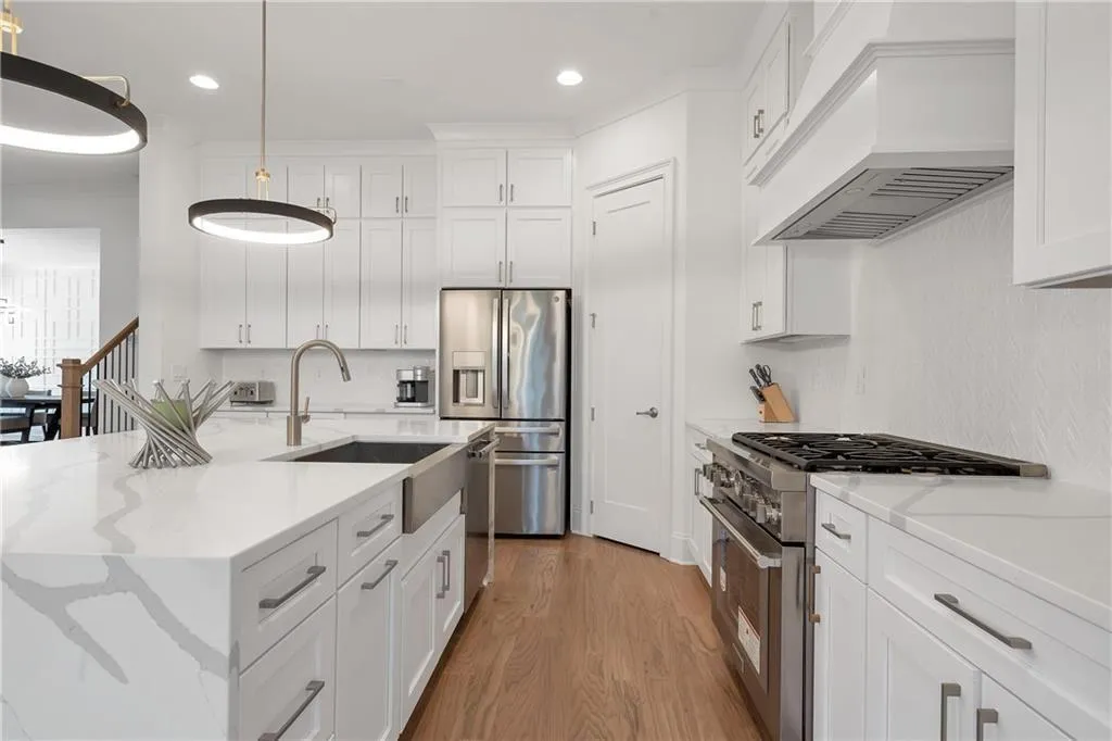 Dunwoody, Georgia 30338, United States, 6 Bedrooms Bedrooms, ,6 BathroomsBathrooms,Residential,Active,80812