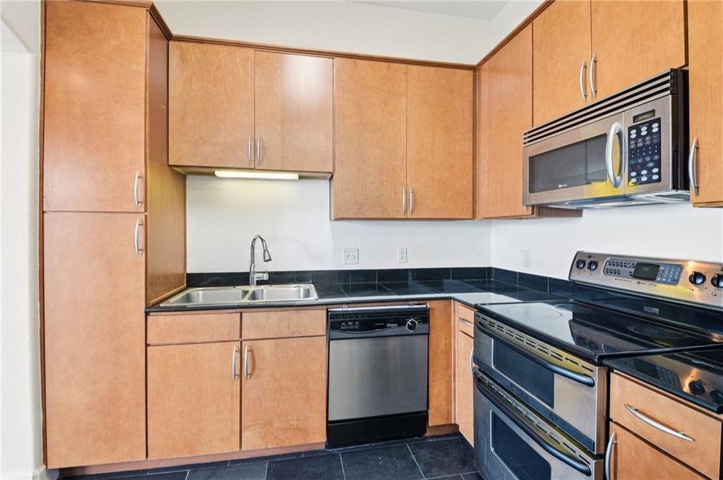 Paramount Building - Residential