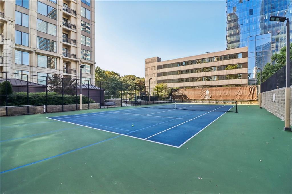 Paramount Building - Residential