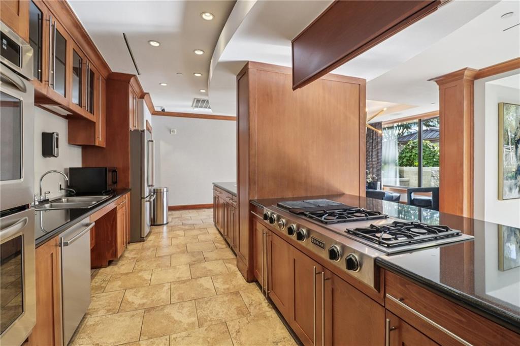 Paramount Building - Residential