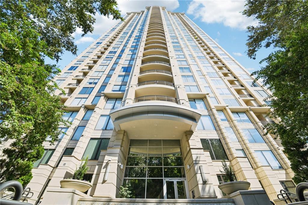 Paramount Building - Residential