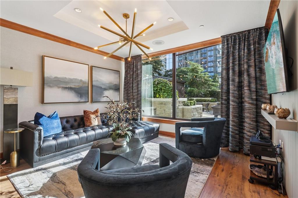 Paramount Building - Residential