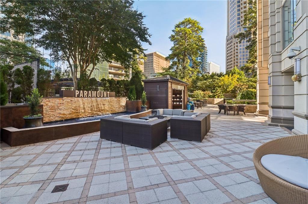 Paramount Building - Residential