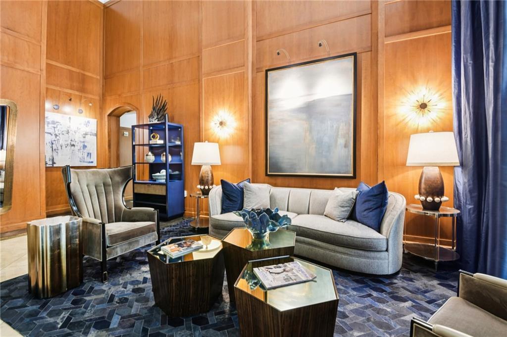 Paramount Building - Residential