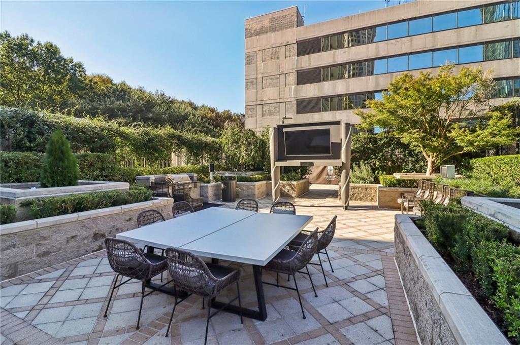 Paramount Building - Residential