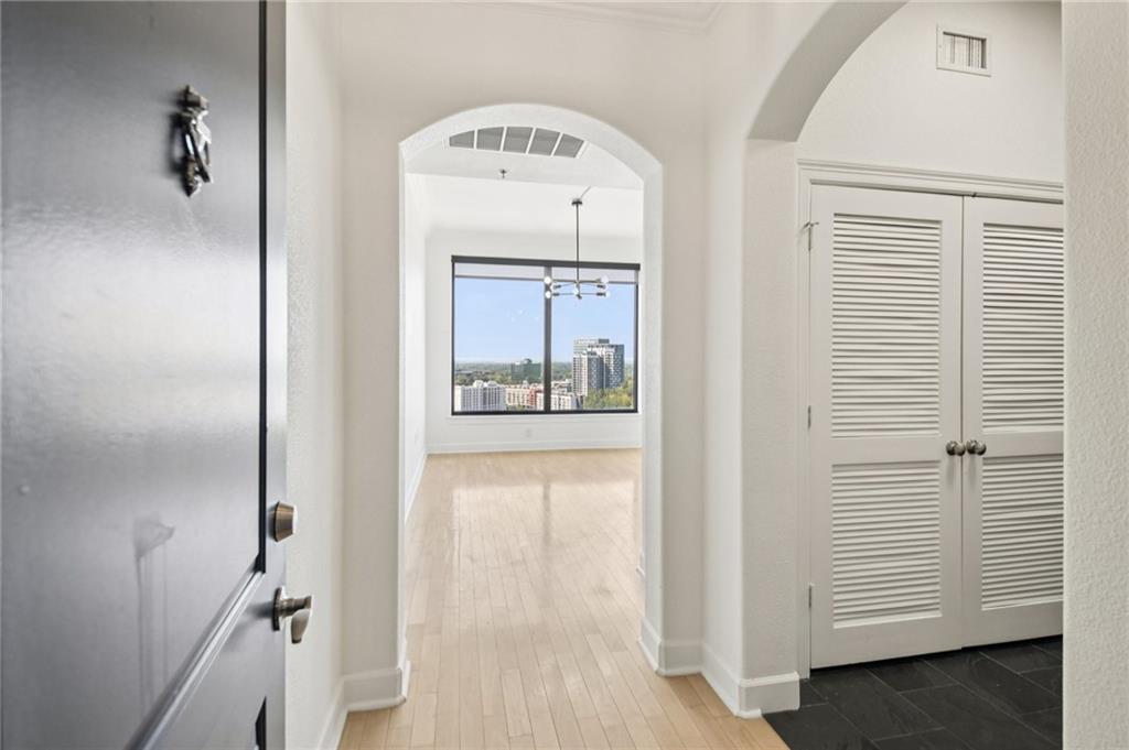 Paramount Building - Residential