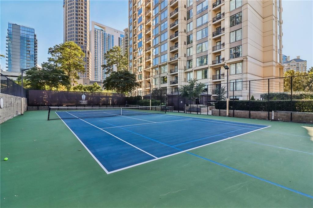 Paramount Building - Residential