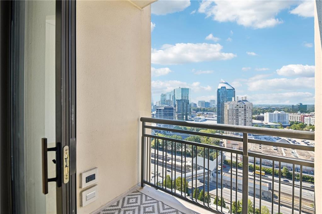 Paramount Building - Residential