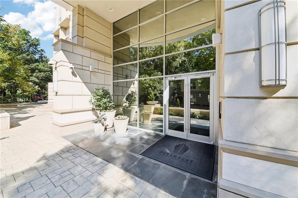 Paramount Building - Residential