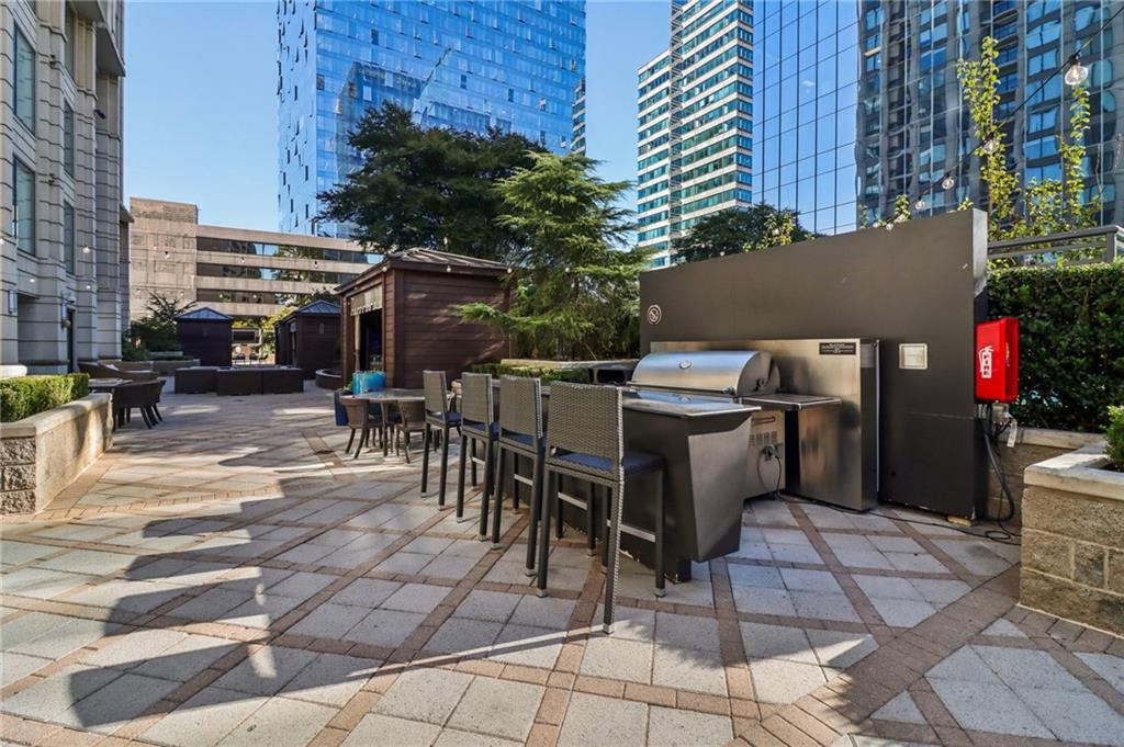 Paramount Building - Residential