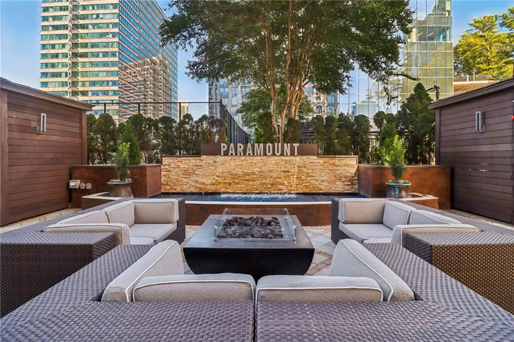 Paramount Building - Residential