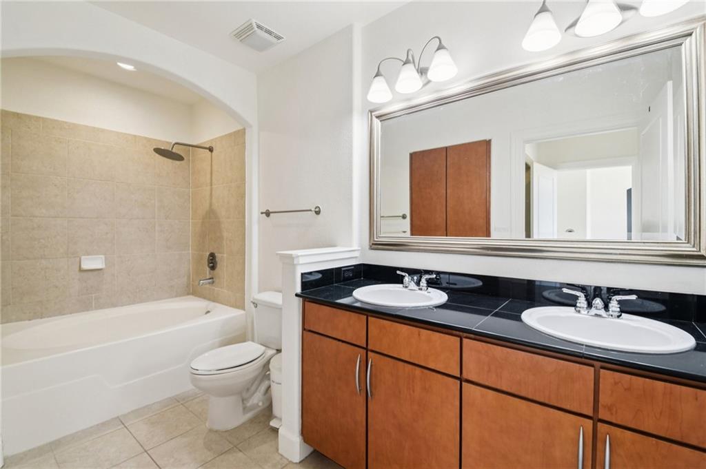 Paramount Building - Residential