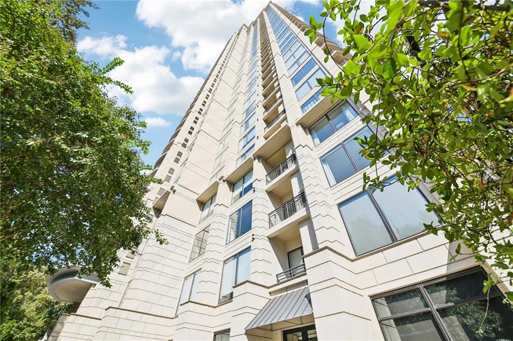 Paramount Building - Residential