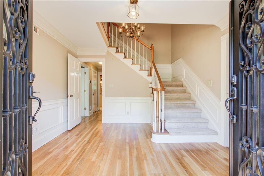 5163 CHARLEMAGNE Way SW