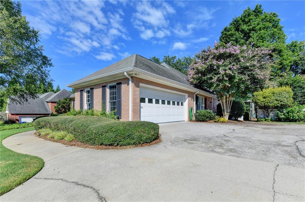 611 Iris Lane