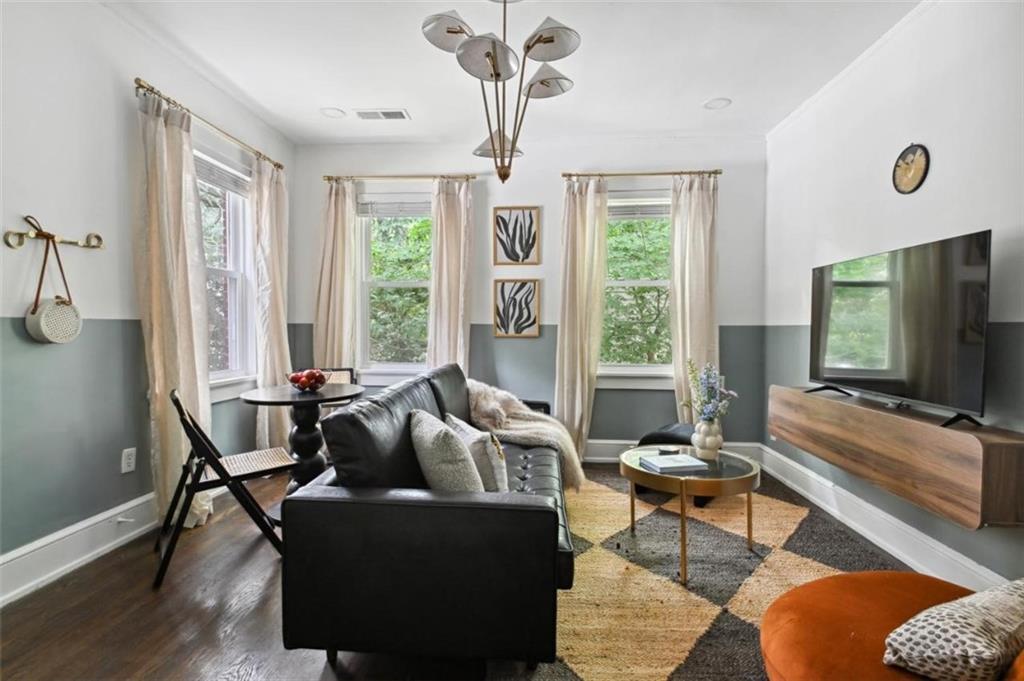 1351 Oxford Road NE 3