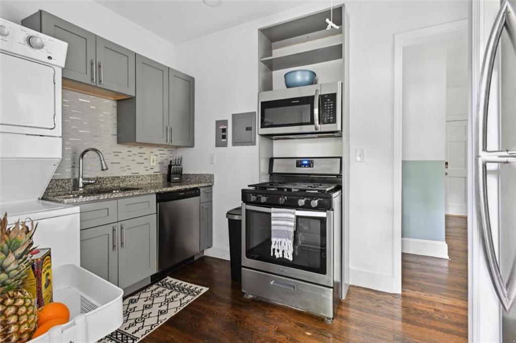 1351 Oxford Road NE 3