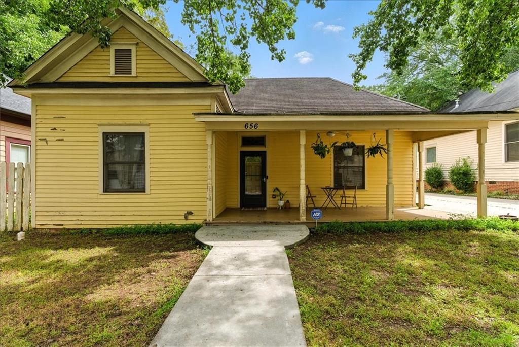 656 Shelton Avenue SW