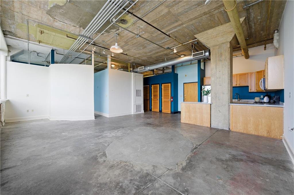 505 Whitehall Street SW 203