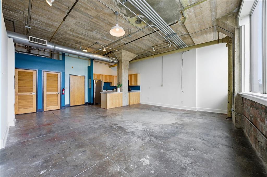 505 Whitehall Street SW 203